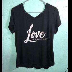 Graphic t-shirt with crisscross back